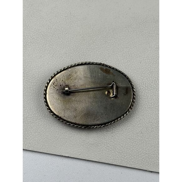 Vintage Russian Hand Painted Lacquer Oval Brooch Winter Scene Sleigh Ride - Picture 4 of 6